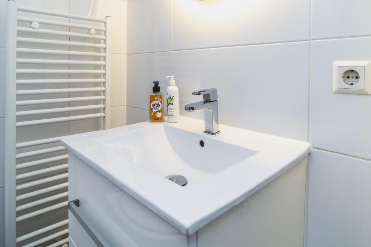 Herengracht Private Room With Canal View 암스테르담 외부 사진